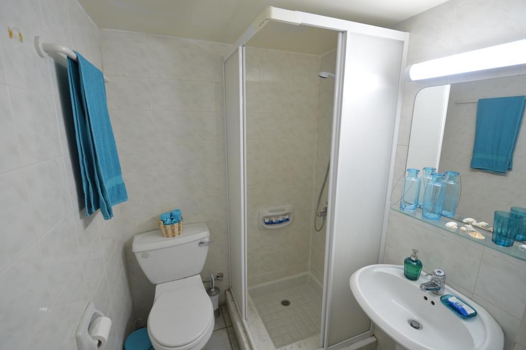 Krasas Beach Apartment Rentals Larnaca Rum bild