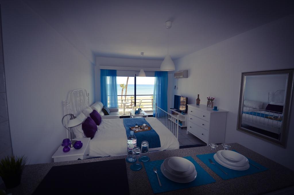 Krasas Beach Apartment Rentals Larnaca Rum bild